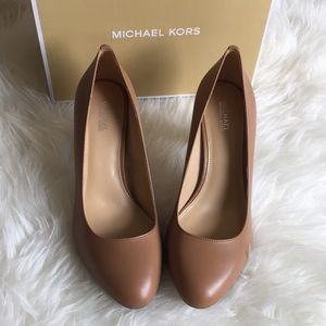 Michael Kors Womens Susan Flex Pump 